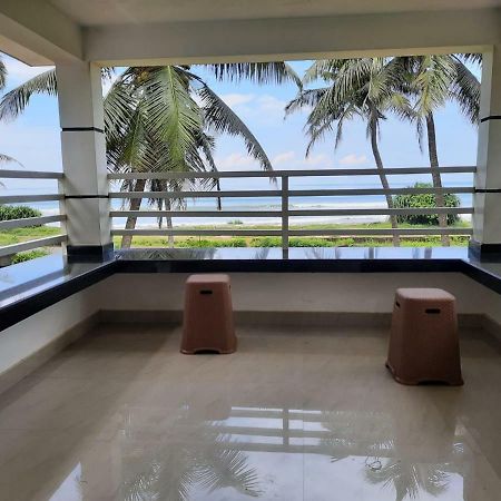 Corniche Beach Resort Mulappilangād Exteriér fotografie