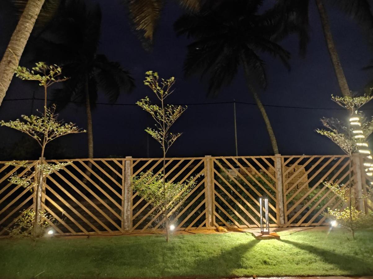 Corniche Beach Resort Mulappilangād Exteriér fotografie