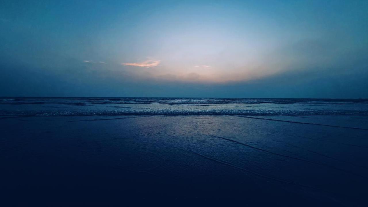 Corniche Beach Resort Mulappilangād Exteriér fotografie