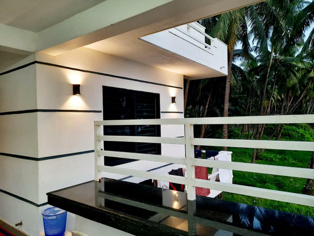 Corniche Beach Resort Mulappilangād Exteriér fotografie